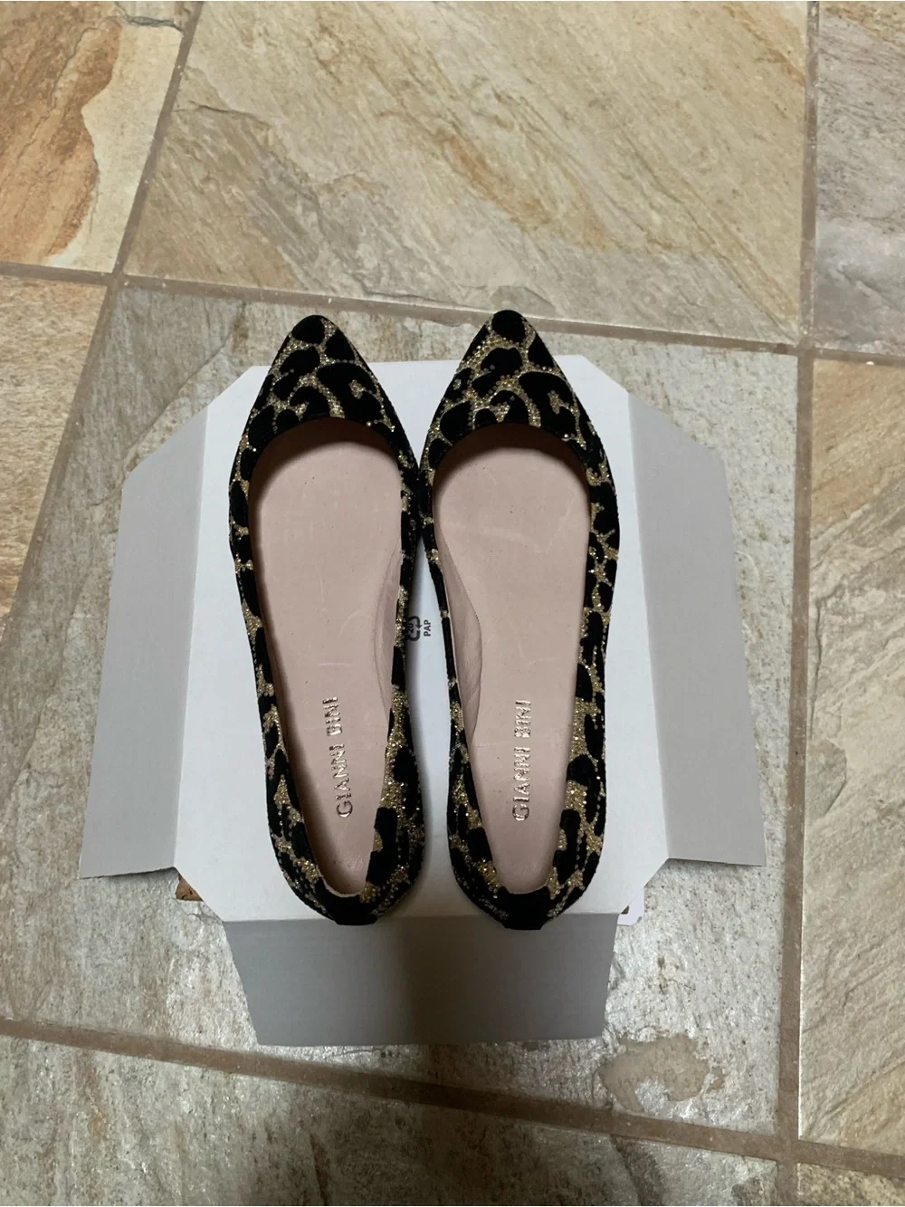 New Gianni Bini Size 5 Black & Gold Embellished Pointed Toe Flats